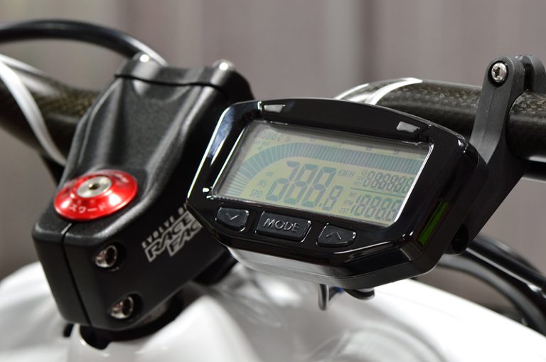 GIẢI PHÁP KHẮC PHỤC TÌNH TRẠNG SAI TỐC ĐỘ KHI XUỐNG BÁNH MOTARD