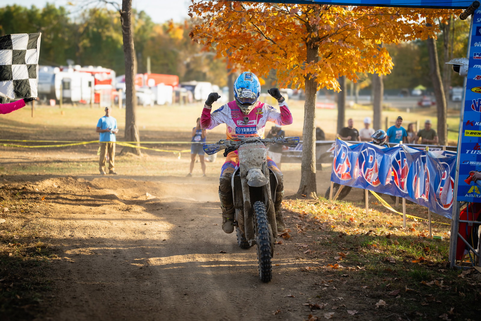 Kailub Russell thắng Ironman GNCC 2026