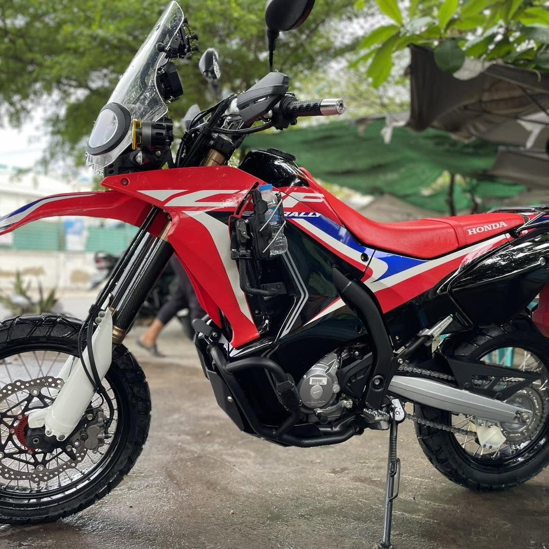 Honda CRF250 Rally lên tubeless, pô FMF