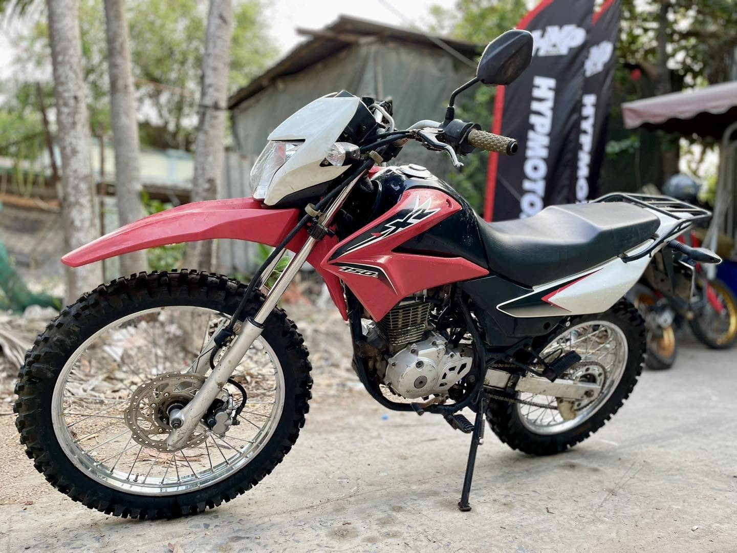 Honda XR150L đỏ mode enduro