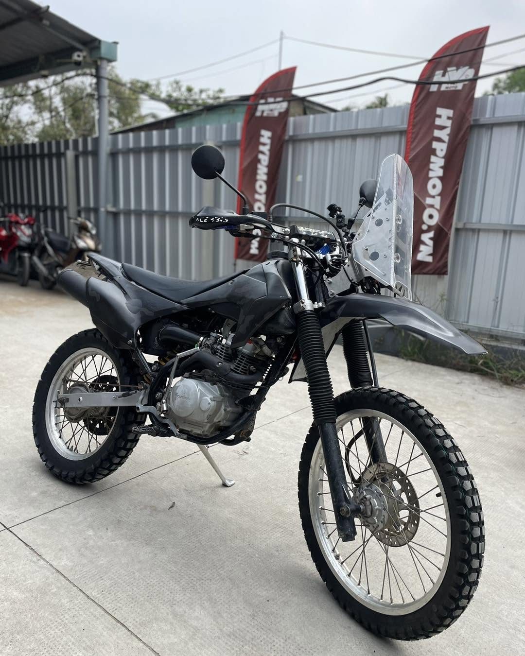 Honda XR150L lên Tower Rally, đèn Denali