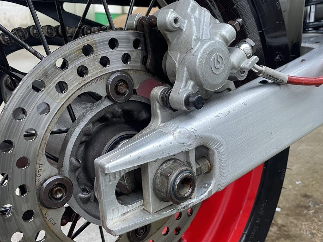 Husqvarna 610 SM – ảnh 9