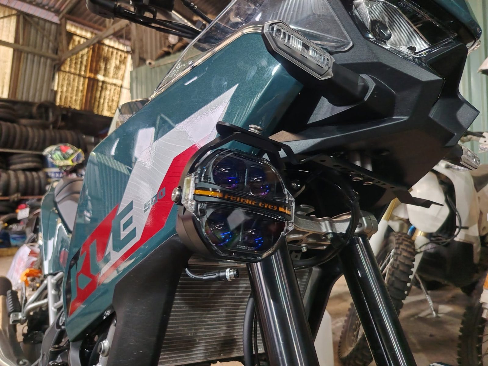 Kawasaki KLE500 lên đèn Future Eyes – ảnh 3