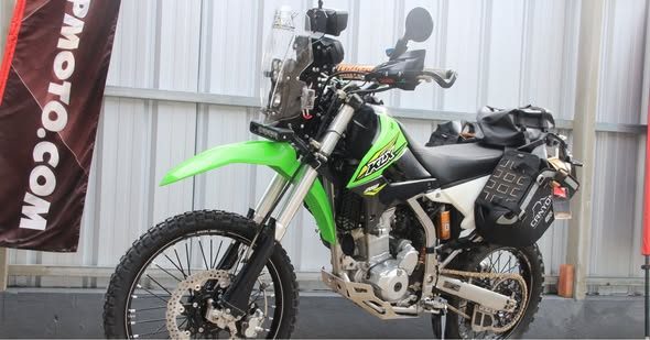 Kawasaki KLX250 Rally đi xuyên Việt, xe làm tại xưởng HYPmoto, góc khác