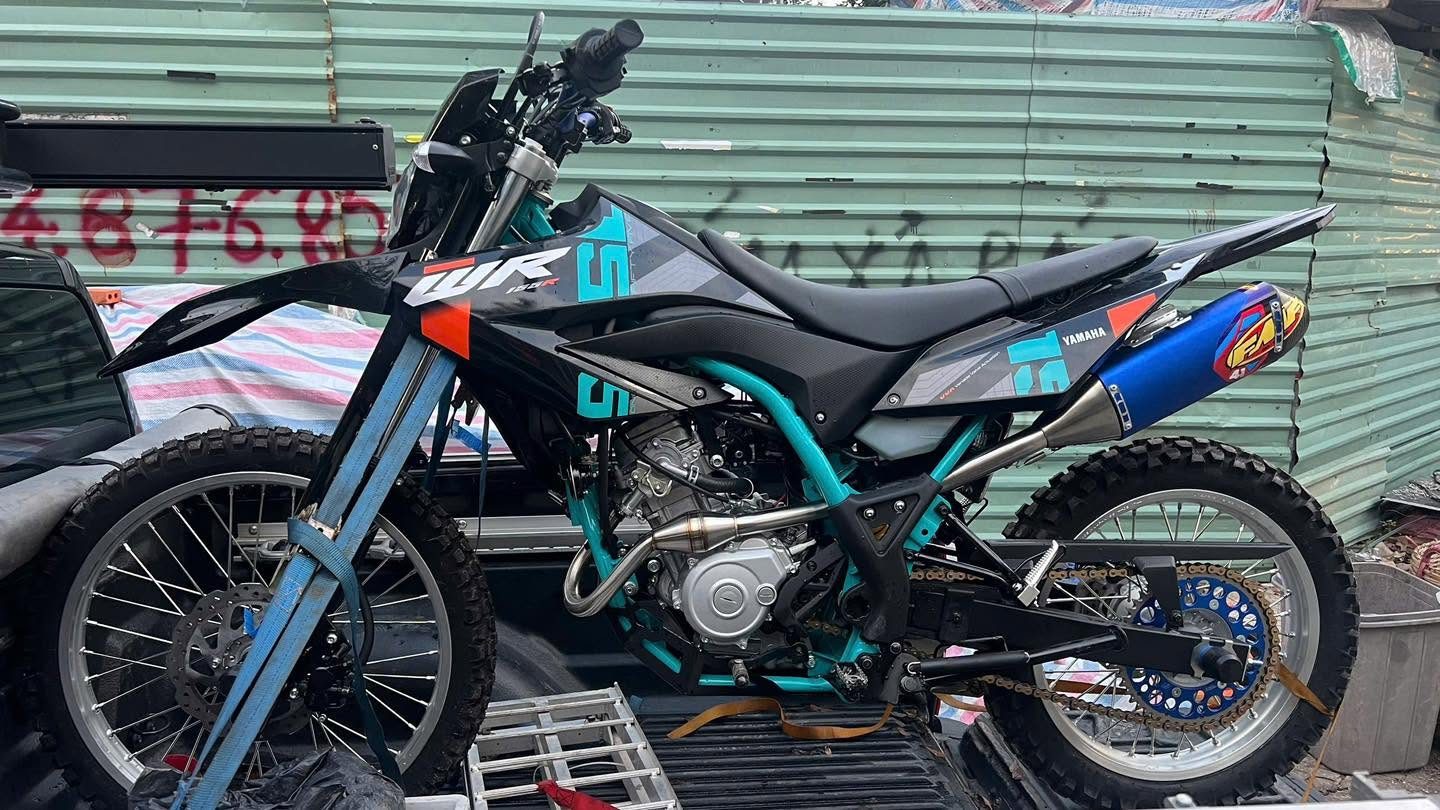 Xe cào cào đen xanh ngọc cho CLB Saigon Enduro – ảnh 2