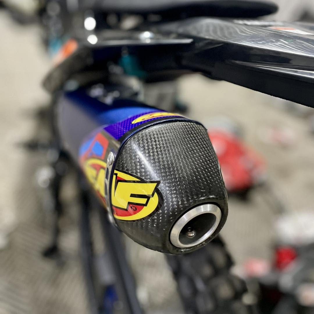 Xe cào cào đen xanh ngọc cho CLB Saigon Enduro – ảnh 9