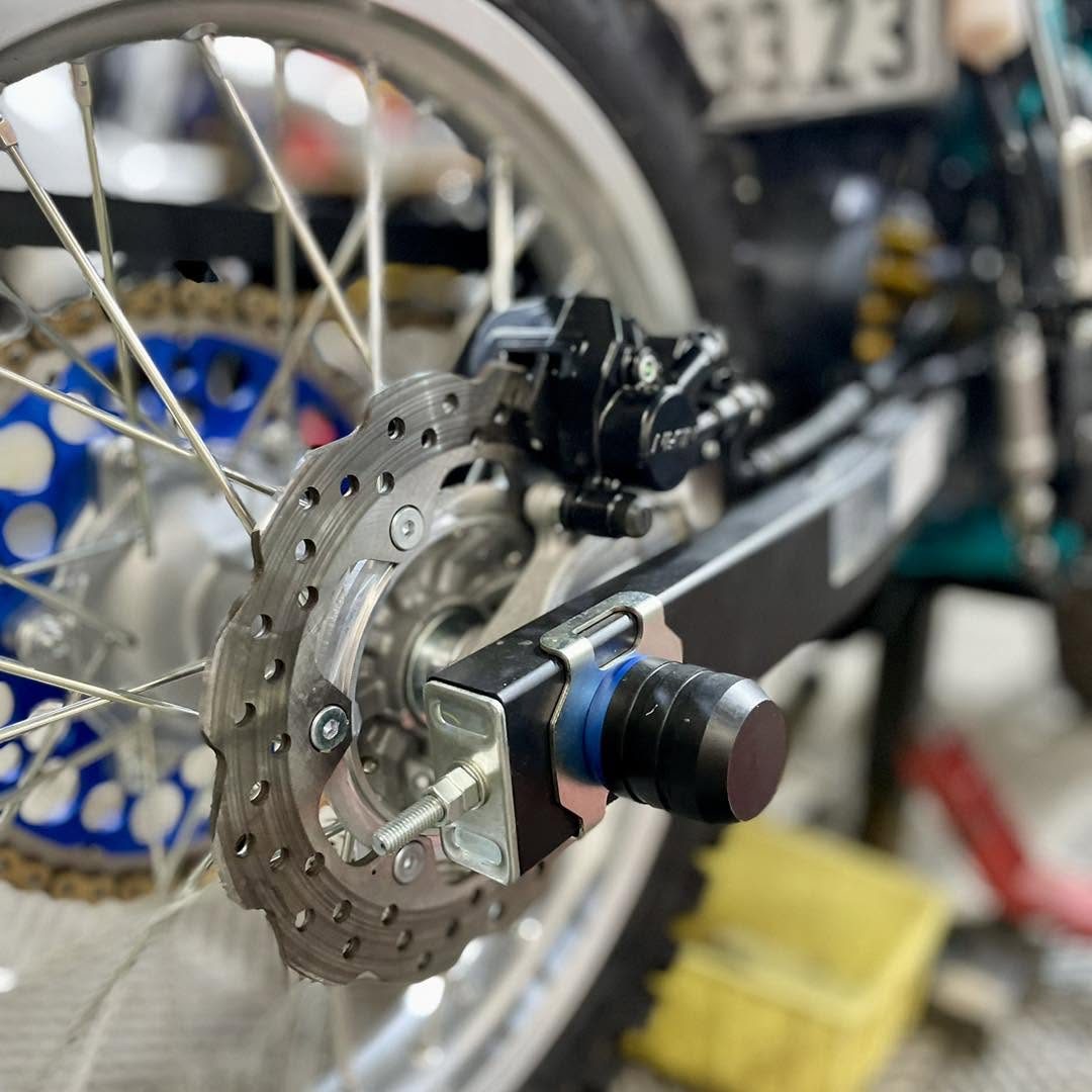 Xe cào cào đen xanh ngọc cho CLB Saigon Enduro – ảnh 11