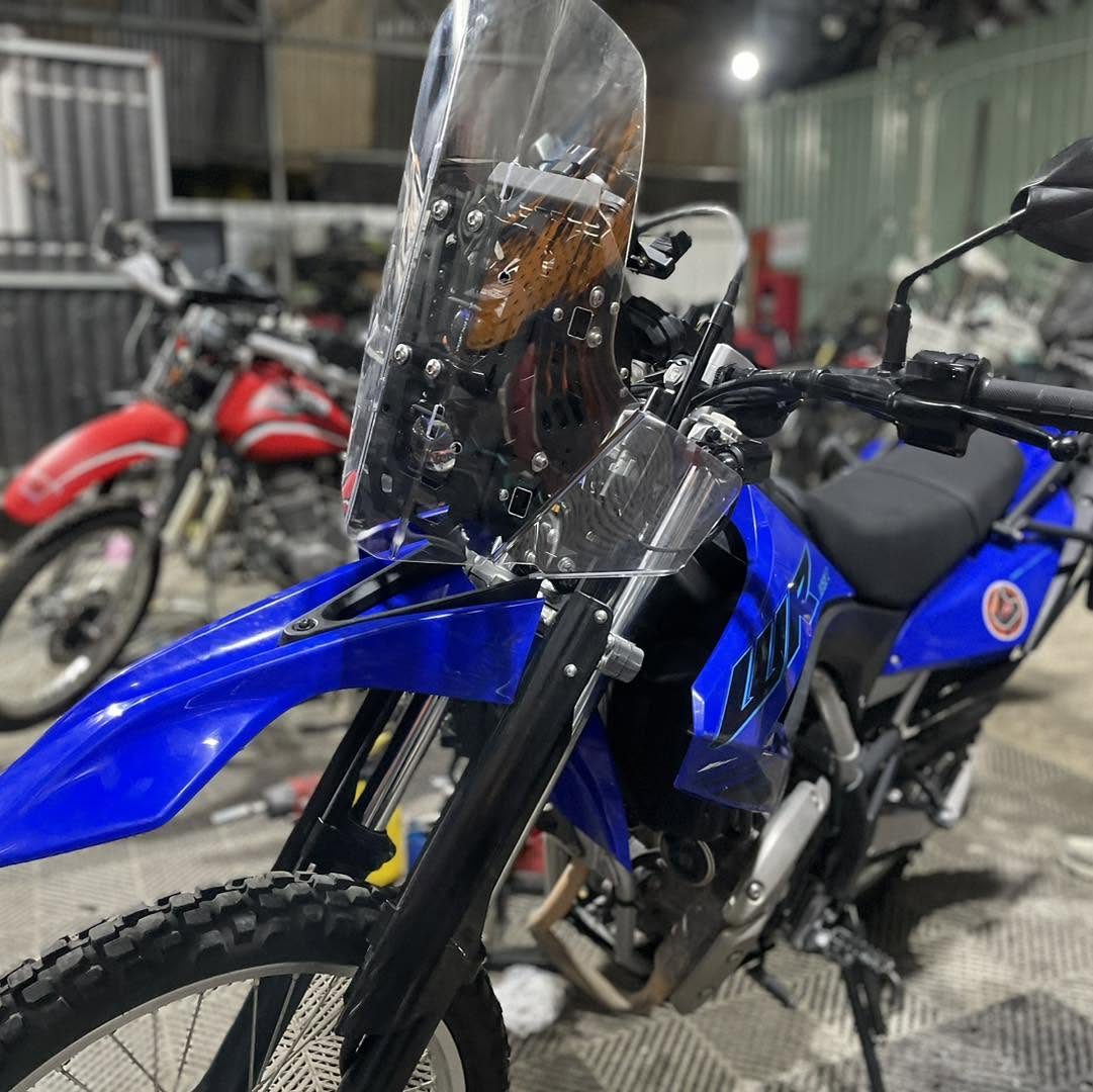 Xe cào cào xanh gắn Tower Rally đi xuyên Việt, xe làm tại xưởng HYPmoto, góc khác