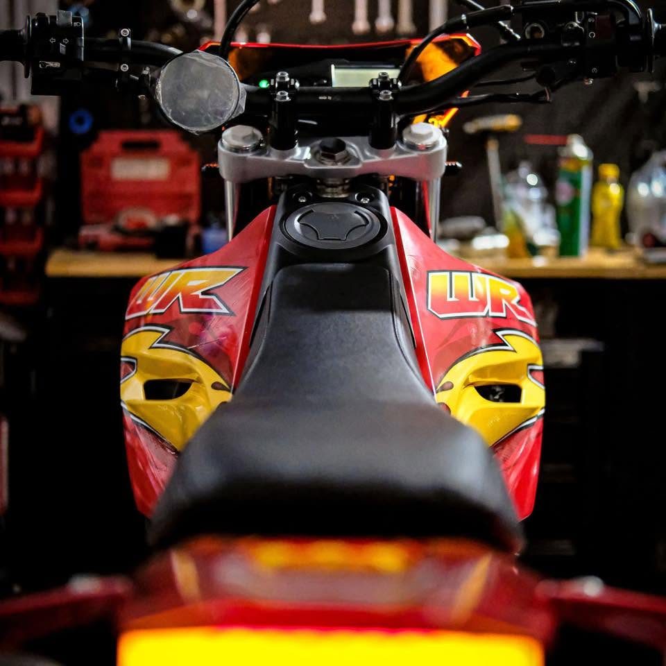 Yamaha WR155R Supermoto Hot Wheels, pô FMF – ảnh 4