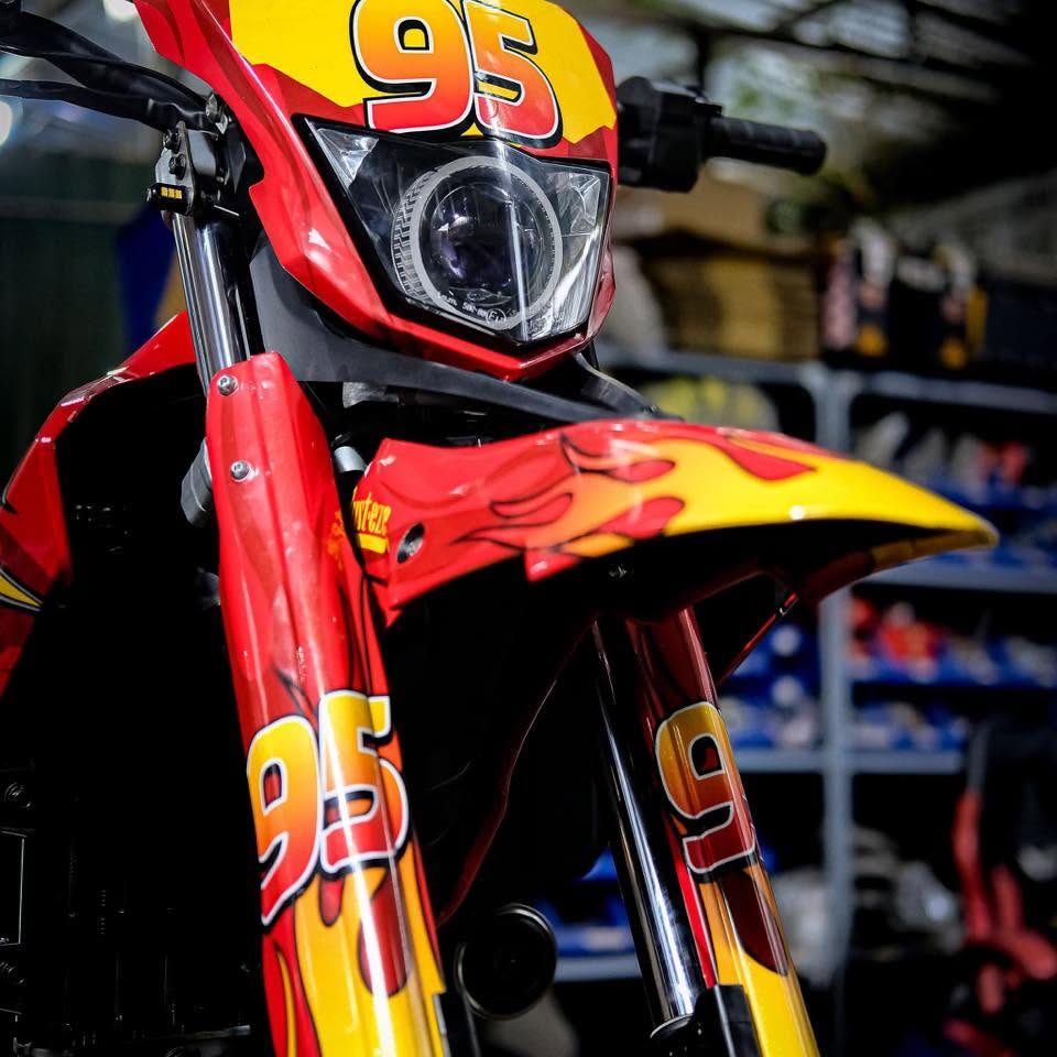 Yamaha WR155R Supermoto Hot Wheels, pô FMF – ảnh 8
