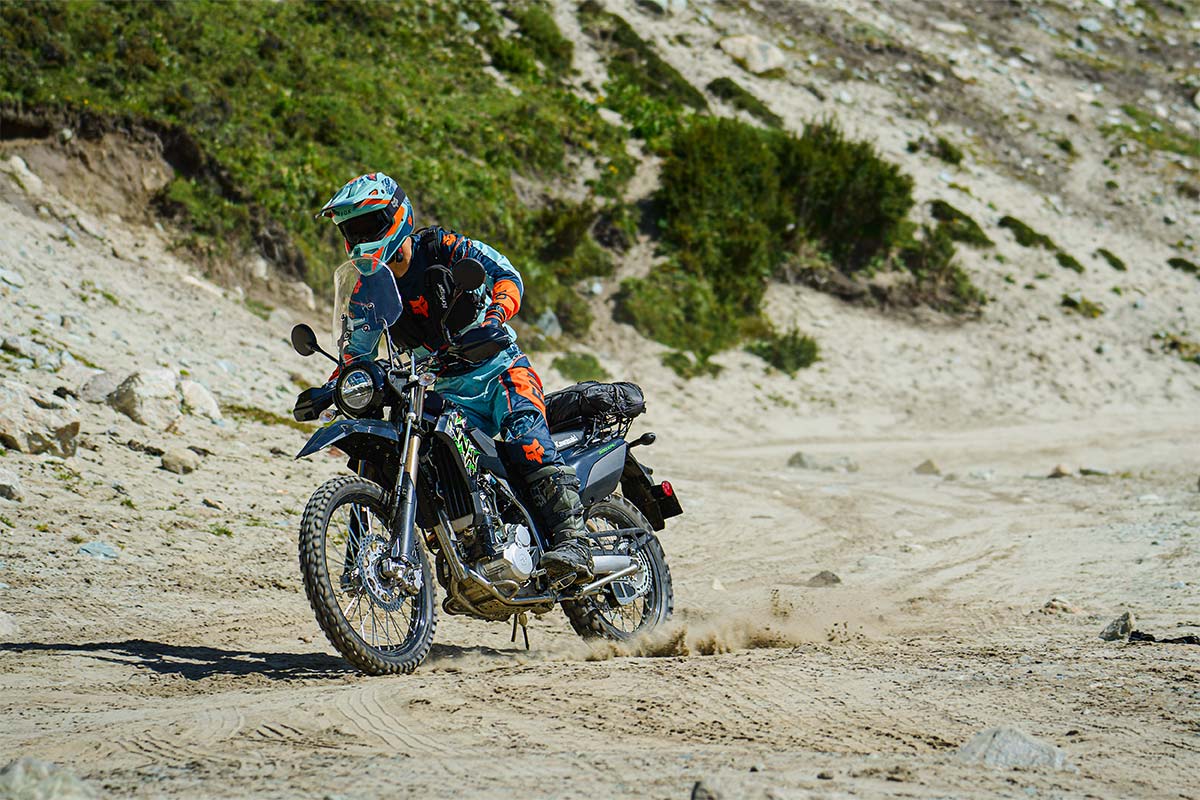Kawasaki KLX300 XPL 2027 chạy đường sỏi
