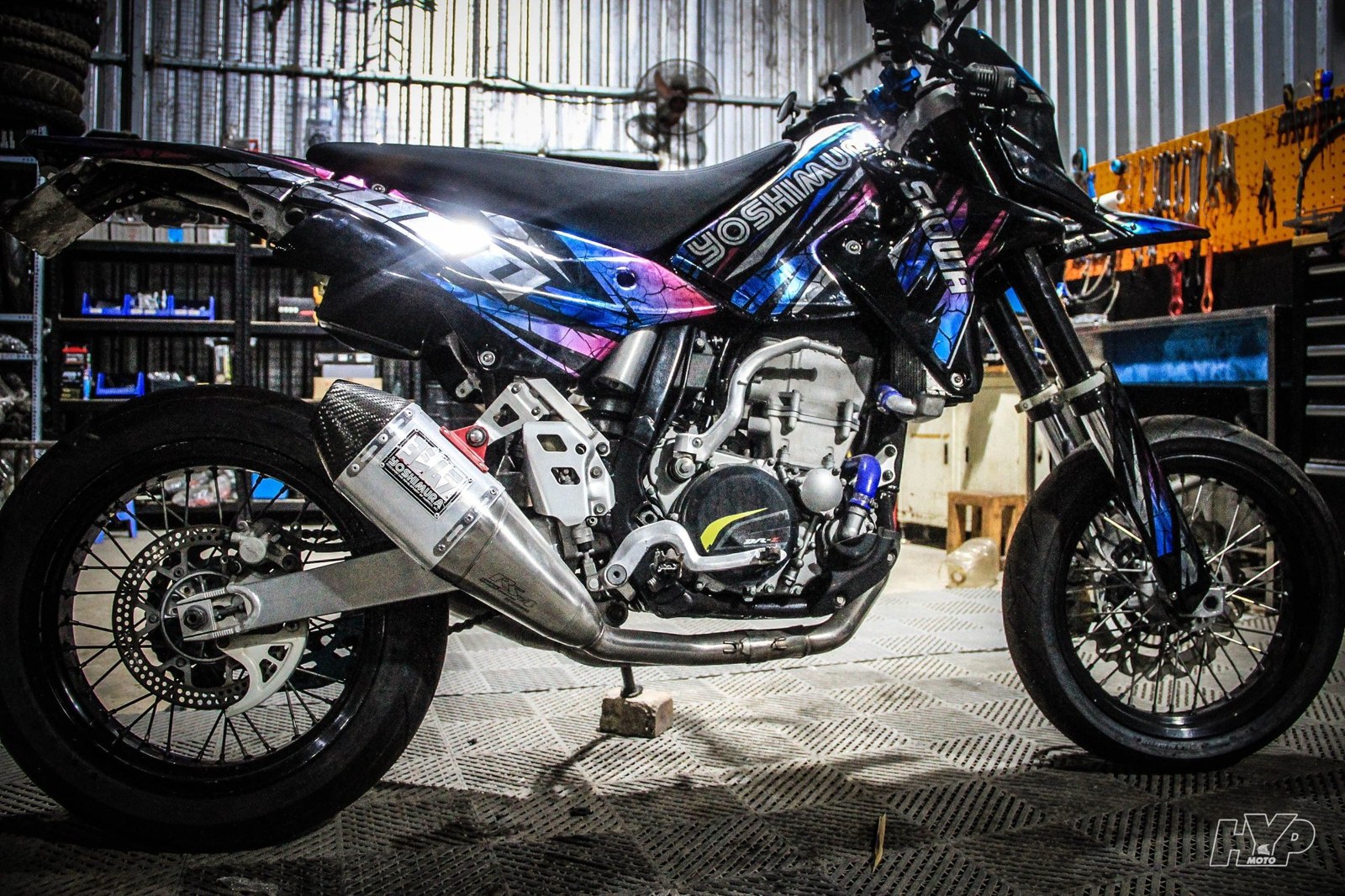 Cận cảnh pô Yoshimura Suzuki DRZ