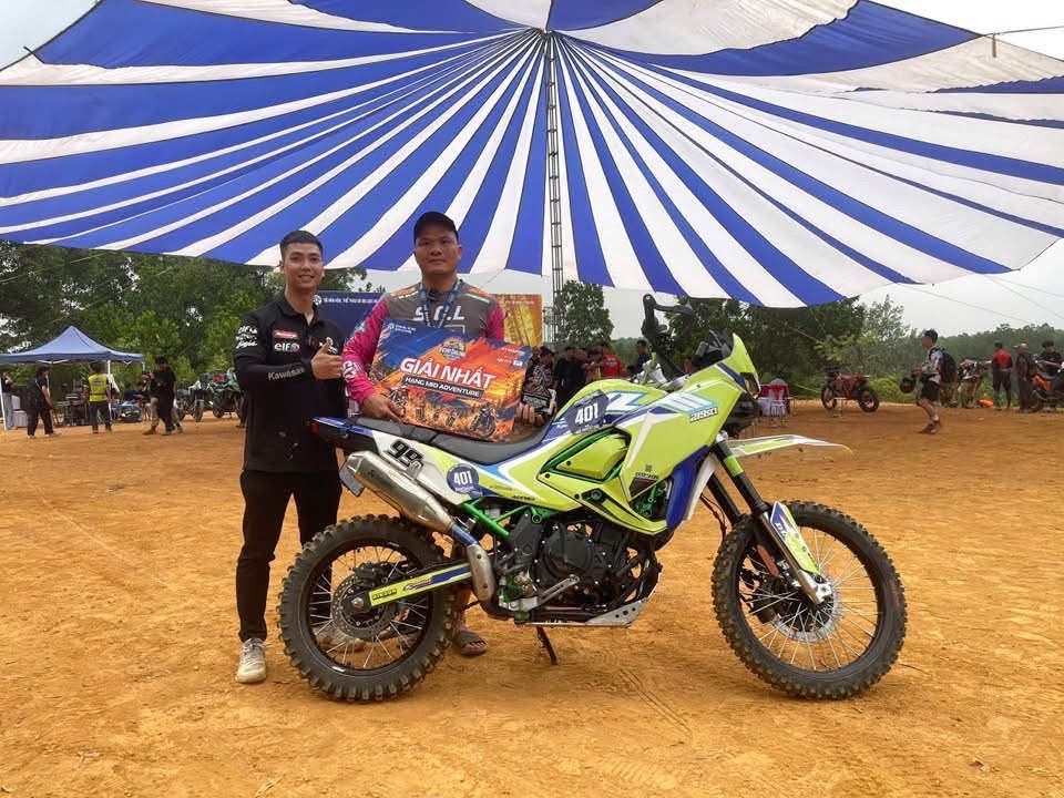Anh Thoại Sky và chiếc KLE500 giải Nhất hạng Mid Adventure