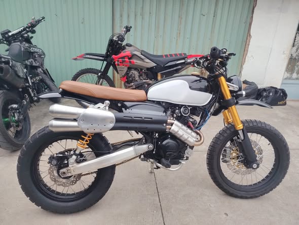 Chi tiết dàn chân YB125 Scrambler: bánh căm Yamaha WR, gắp CRF R